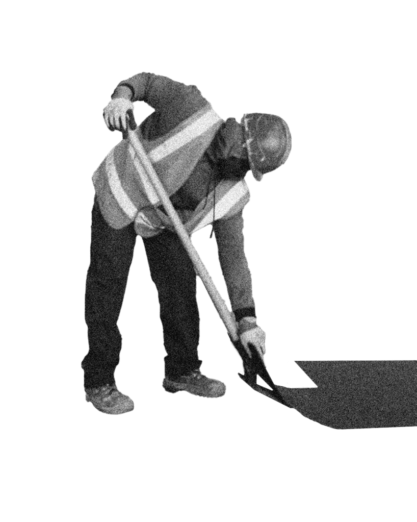 homme en train de déposer une dalle de moquette